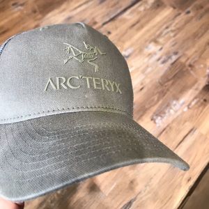 Arcteryx trucker hat